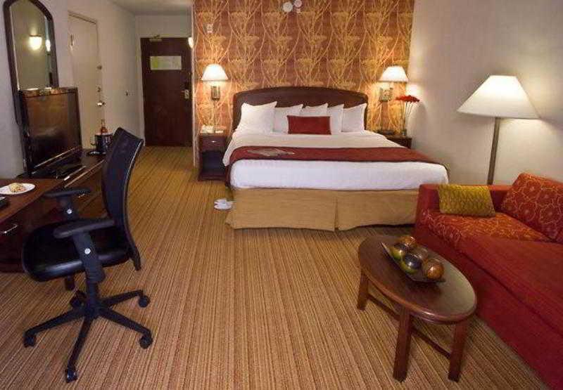 Courtyard By Marriott Lansing Hotel Quarto foto