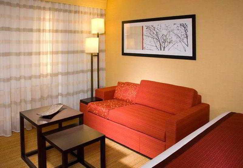 Courtyard By Marriott Lansing Hotel Quarto foto
