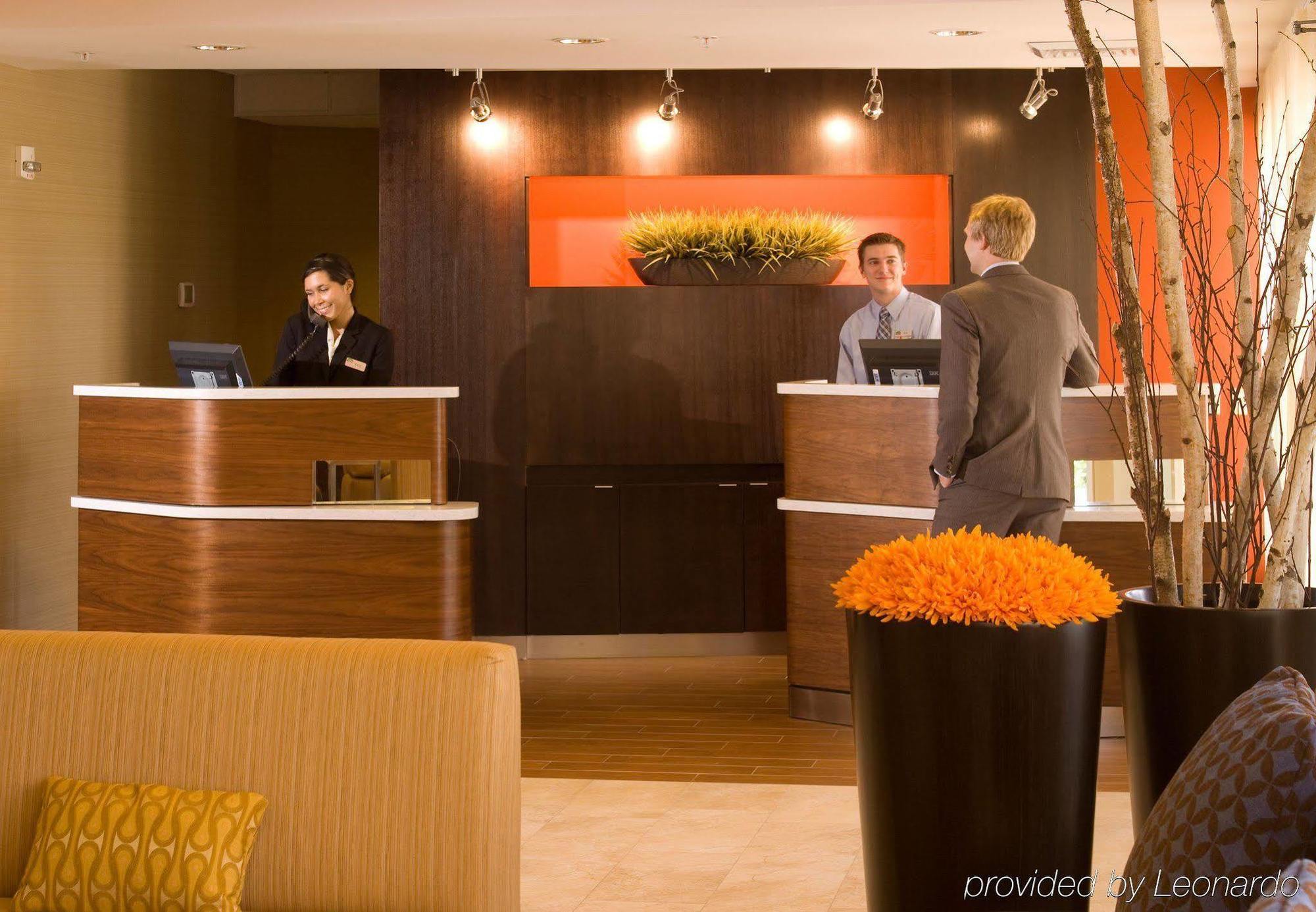 Courtyard By Marriott Lansing Hotel Interior foto