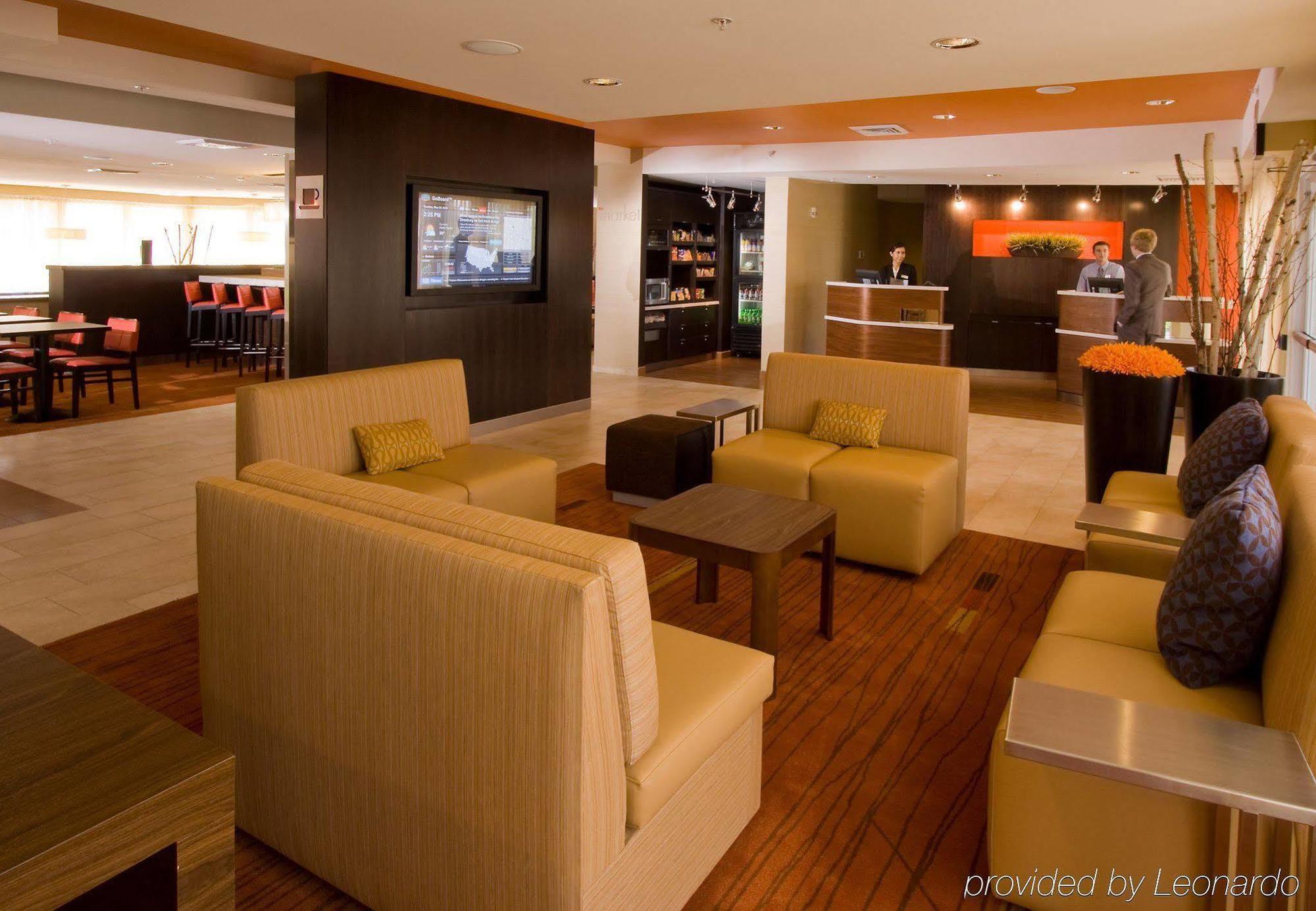 Courtyard By Marriott Lansing Hotel Exterior foto