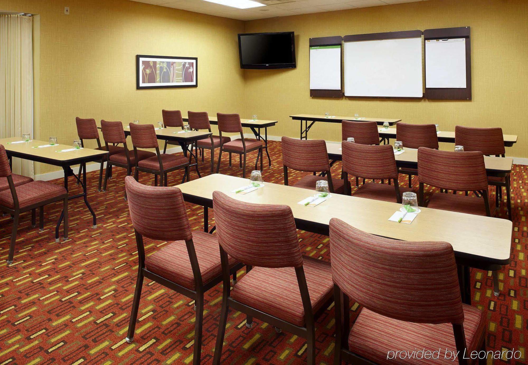 Courtyard By Marriott Lansing Hotel Exterior foto