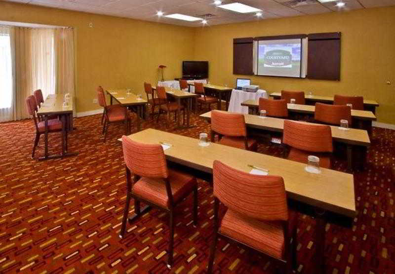 Courtyard By Marriott Lansing Hotel Exterior foto