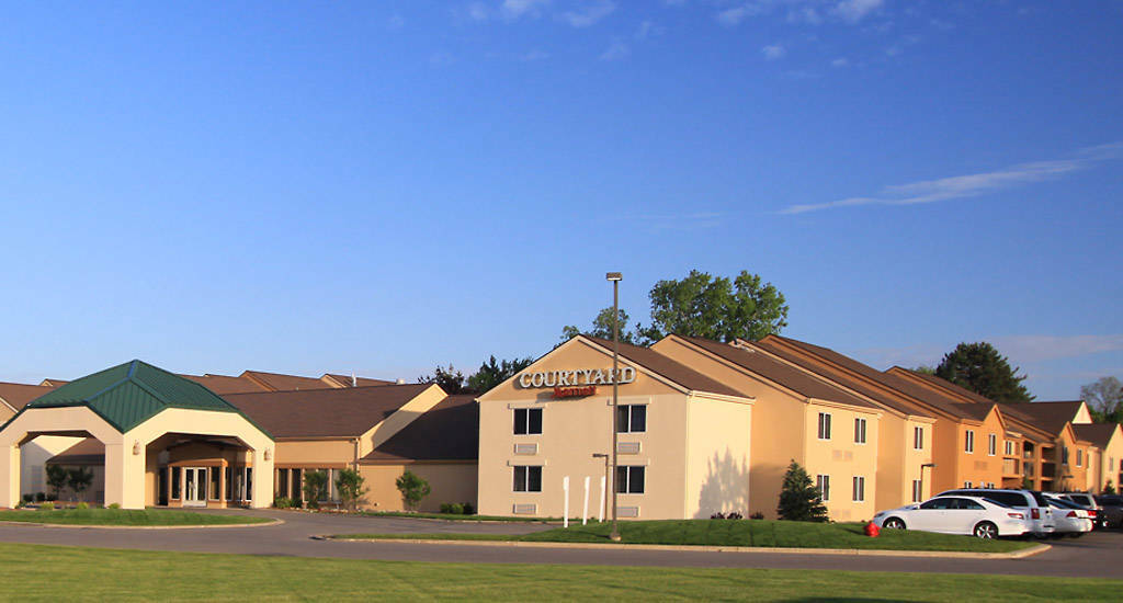 Courtyard By Marriott Lansing Hotel Exterior foto